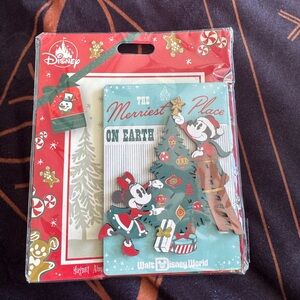 Disney Festive Mickey and Minnie Magnet Set